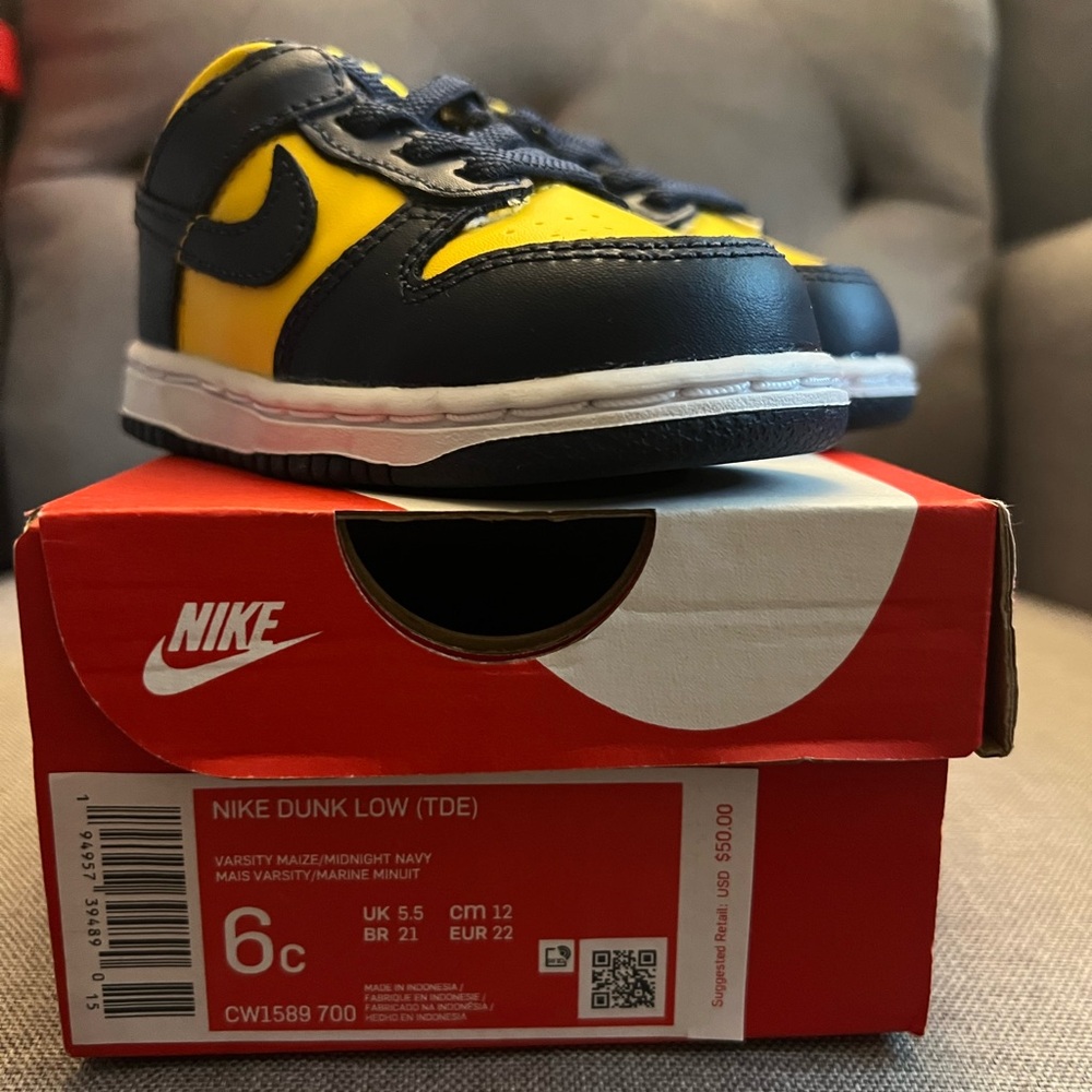 🆕 Nike Dunk Low Kids Shoes - MICHIGAN Midnight Navy and Varsity Maize
